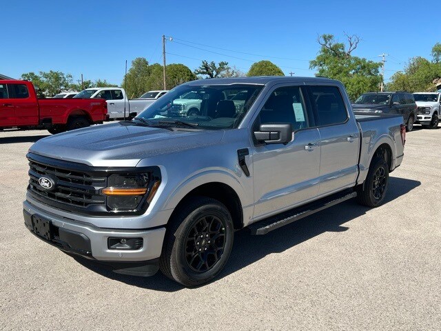 2025 Ford F-150 XLT photo 3