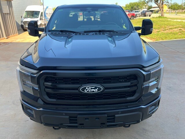 2025 Ford F-150 Lariat photo 2