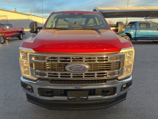 2025 Ford F-250 XLT photo 2