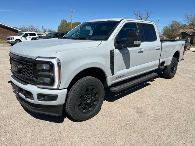 2025 Ford F-350 Lariat photo 3