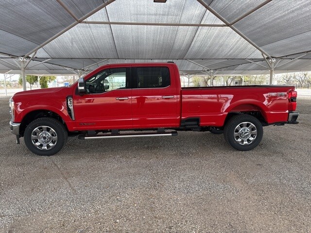 2026 Ford F-350 Lariat photo 4