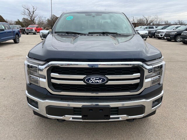 2025 Ford F-150 Lariat photo 2