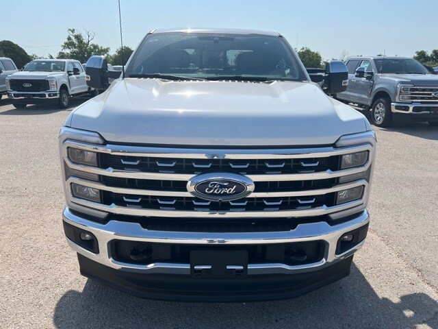 2025 Ford F-250 Lariat photo 2