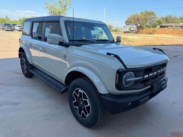 2025 Ford Bronco 4-Door Outer Banks's photo