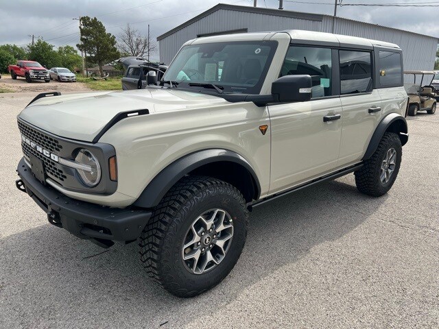 2025 Ford Bronco Badlands photo 3