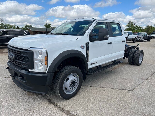 2025 Ford F-550 XL photo 3
