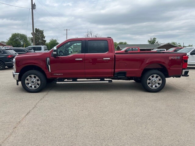 2025 Ford F-350 Lariat photo 4