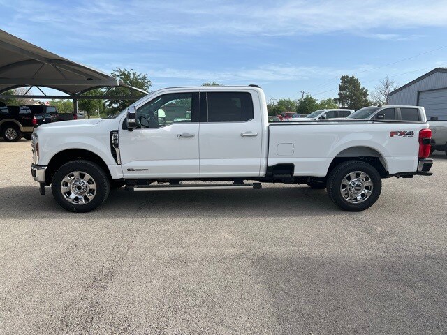 2025 Ford F-350 Lariat photo 4