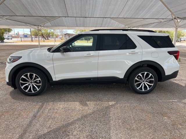2025 Ford Explorer ST-Line photo 4
