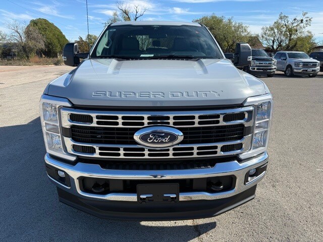 2026 Ford F-250 XLT photo 2