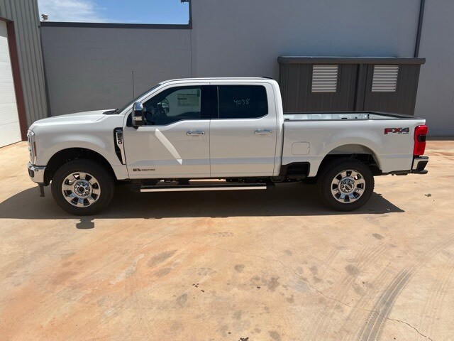 2025 Ford F-250 Lariat photo 4
