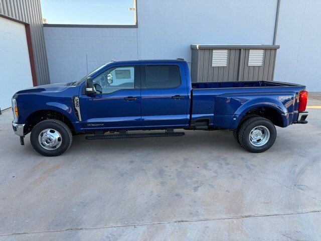 2026 Ford F-350 XLT photo 4