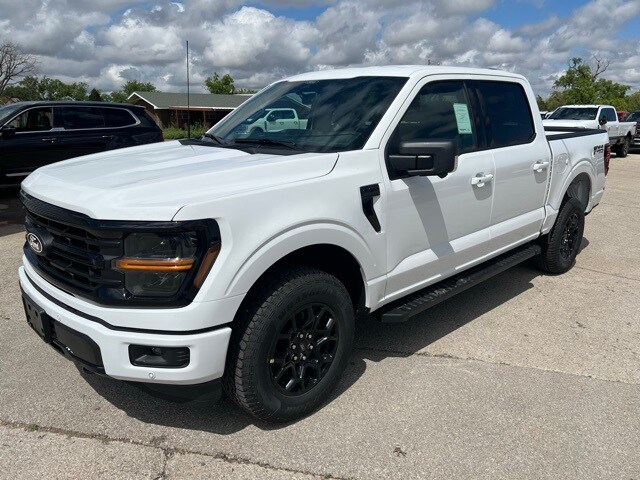 2025 Ford F-150 XLT photo 3