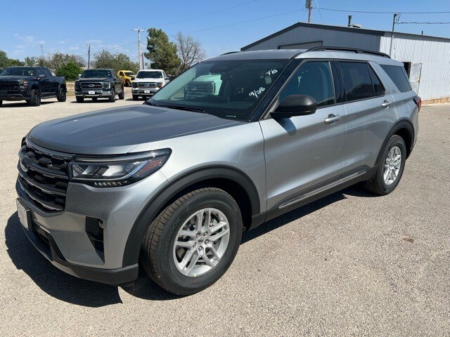 2025 Ford Explorer photo 3