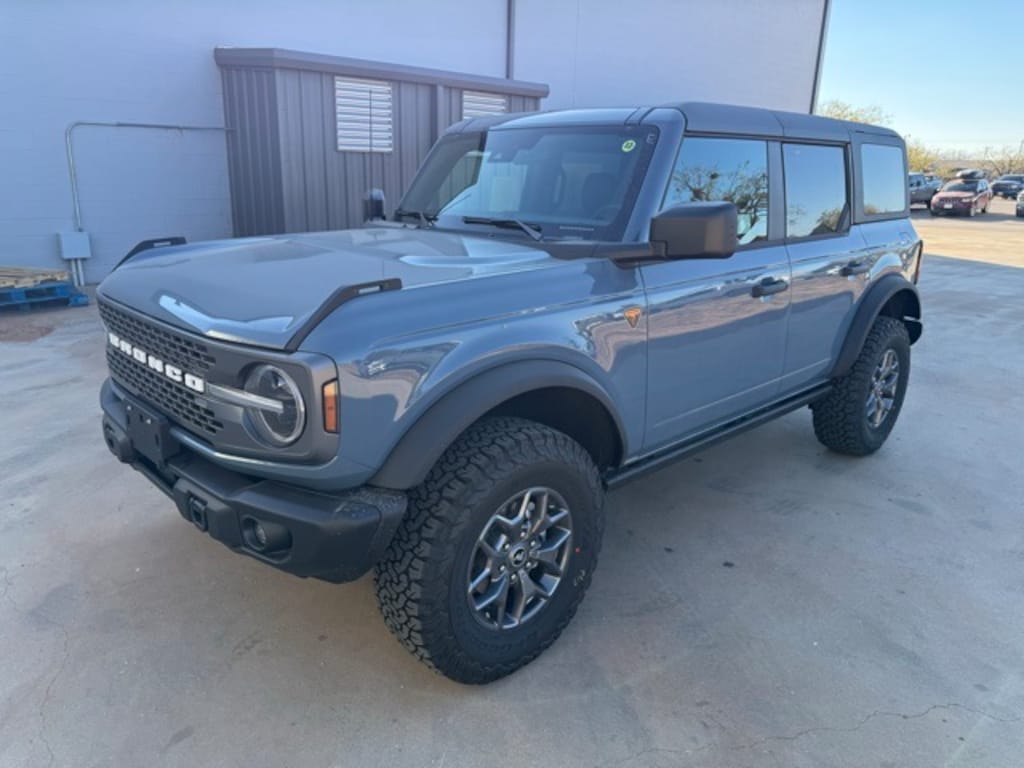 New 2025 Ford Bronco Badlands SUV