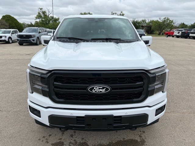 2025 Ford F-150 Lariat photo 2