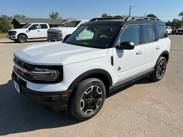 2024 Ford Bronco Sport Outer Banks photo 3