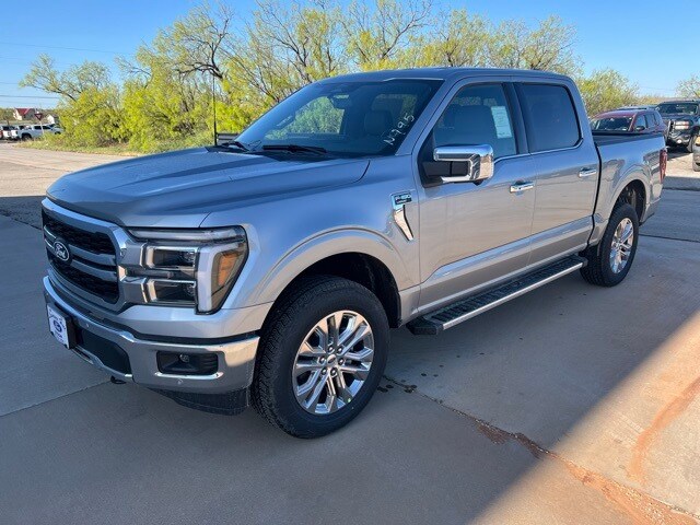 2025 Ford F-150 Lariat photo 3