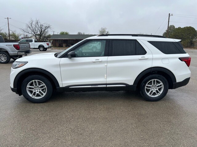 2025 Ford Explorer photo 4