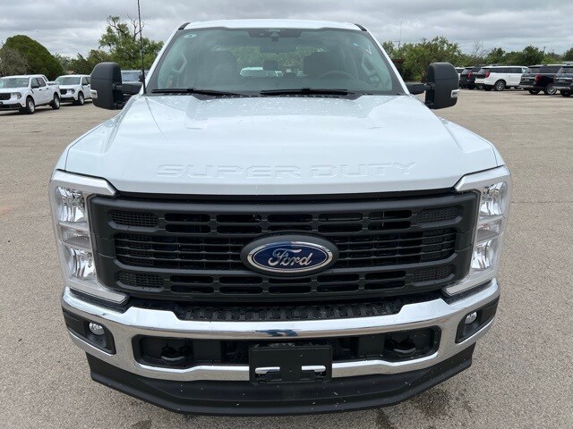 2025 Ford F-250 XL photo 2