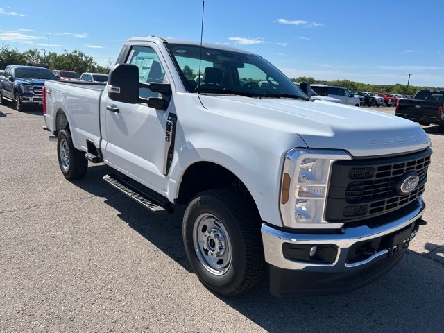 2025 Ford F-250 Super Duty XL's photo