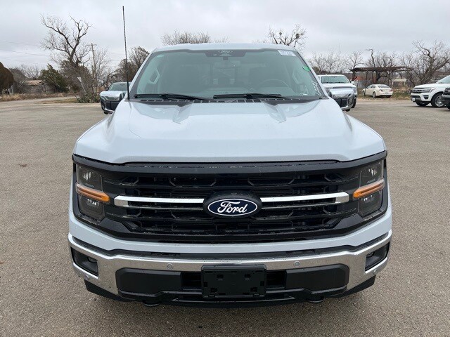 2025 Ford F-150 XLT photo 2
