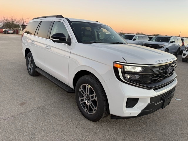 2025 Ford Expedition Active's photo