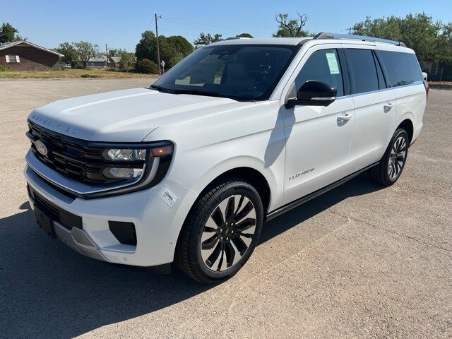 2025 Ford Expedition MAX Platinum photo 3