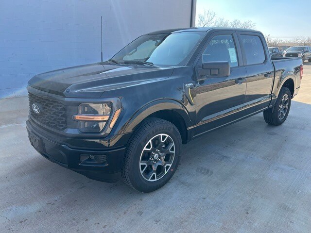 2025 Ford F-150 STX photo 3