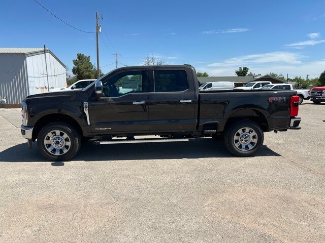 2025 Ford F-250 Lariat photo 4