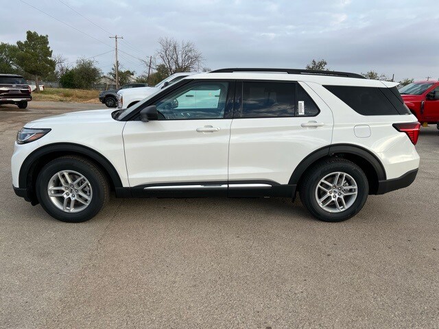 2025 Ford Explorer photo 4