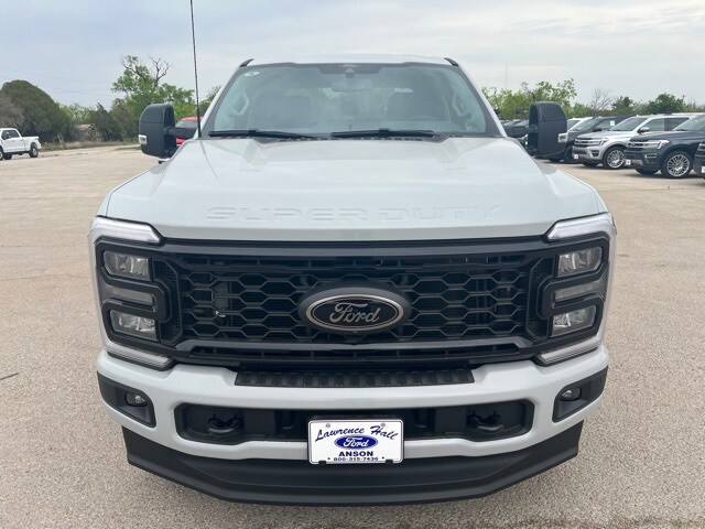 2025 Ford F-250 Lariat photo 2