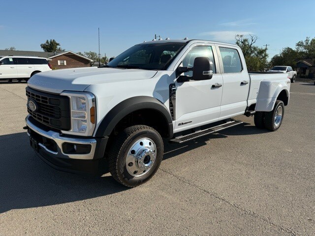 2026 Ford F-450 photo 3
