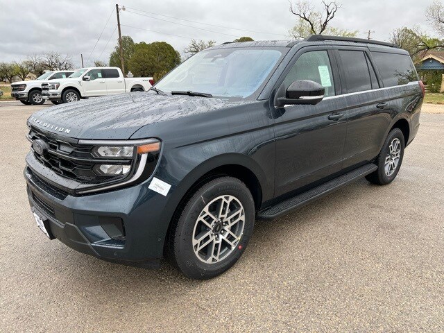 2025 Ford Expedition MAX photo 3