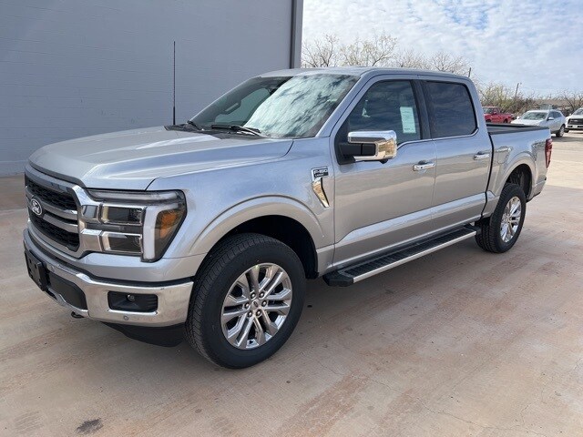 2025 Ford F-150 Lariat photo 3