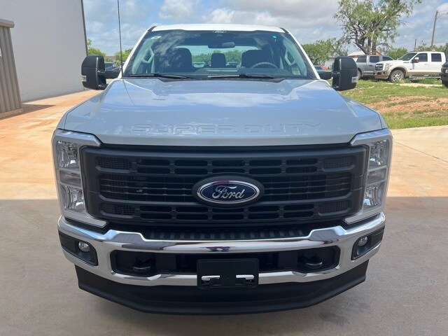2025 Ford F-250 XL photo 2