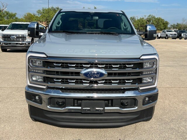 2026 Ford F-250 Lariat photo 2