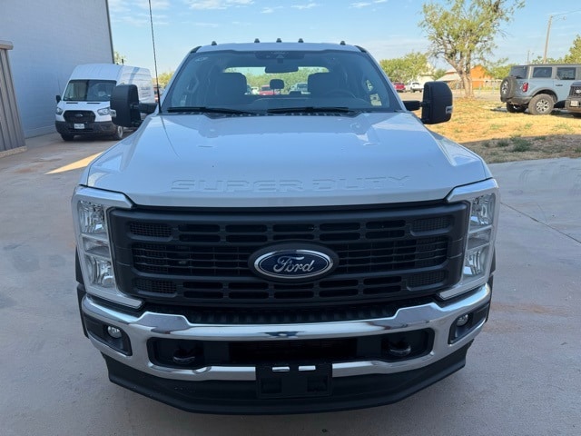 2026 Ford F-450 photo 2