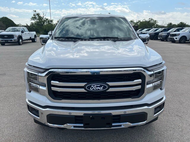 2025 Ford F-150 Lariat photo 2