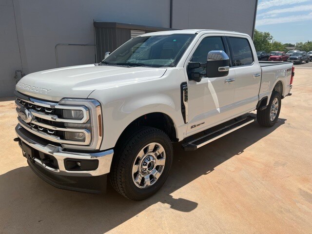 2025 Ford F-250 Lariat photo 3