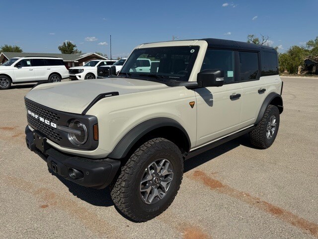 2025 Ford Bronco Badlands photo 3