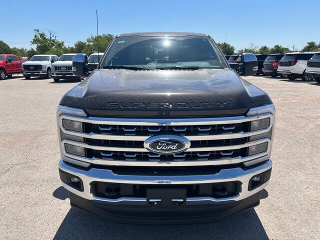 2025 Ford F-250 Lariat photo 2