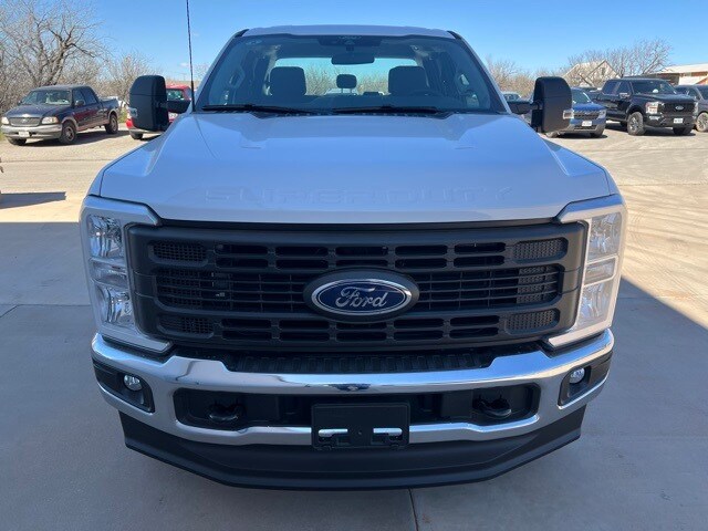 2025 Ford F-350 XL photo 2
