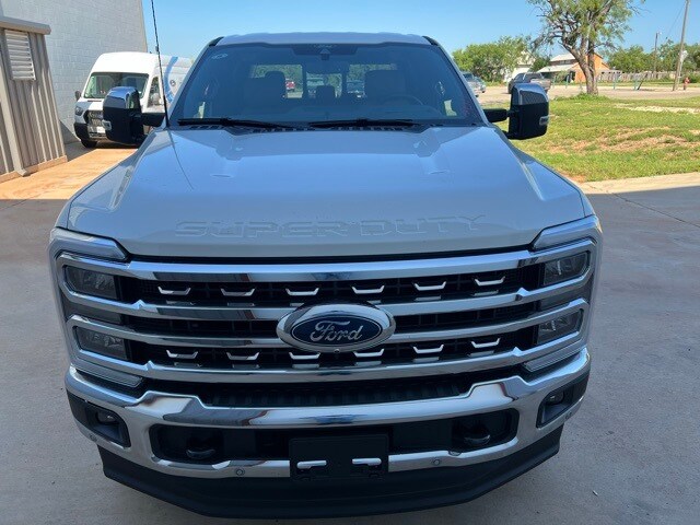 2025 Ford F-250 Lariat photo 2