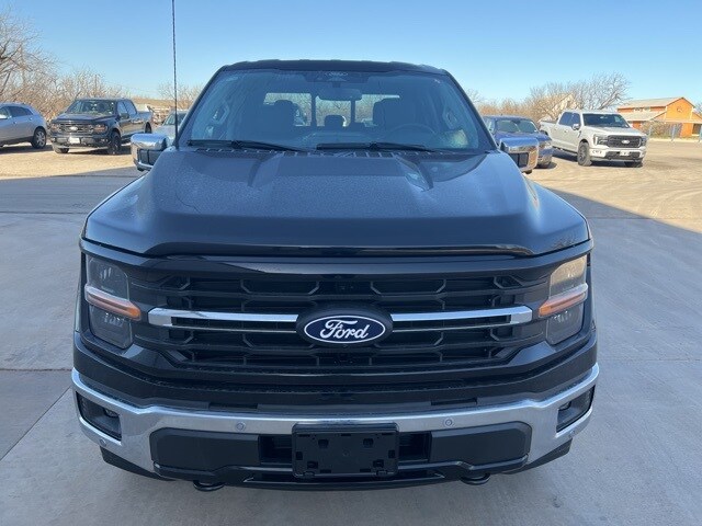 2025 Ford F-150 XLT photo 2