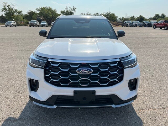 2025 Ford Explorer Platinum photo 2