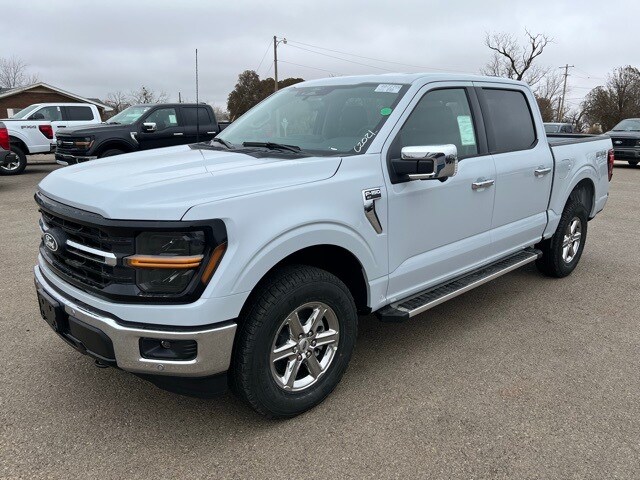 2025 Ford F-150 XLT photo 3