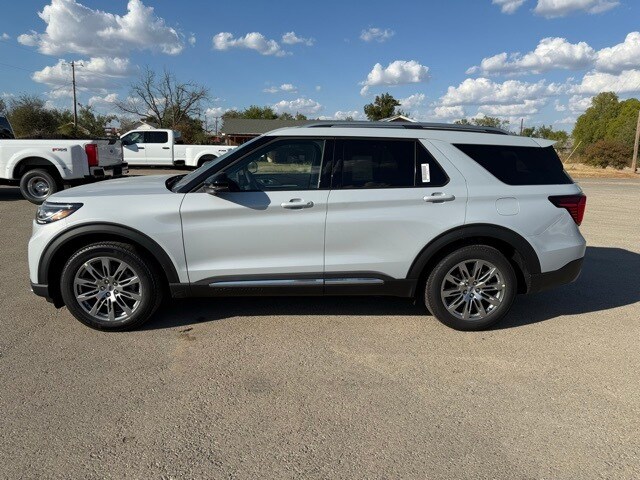 2025 Ford Explorer Platinum photo 3