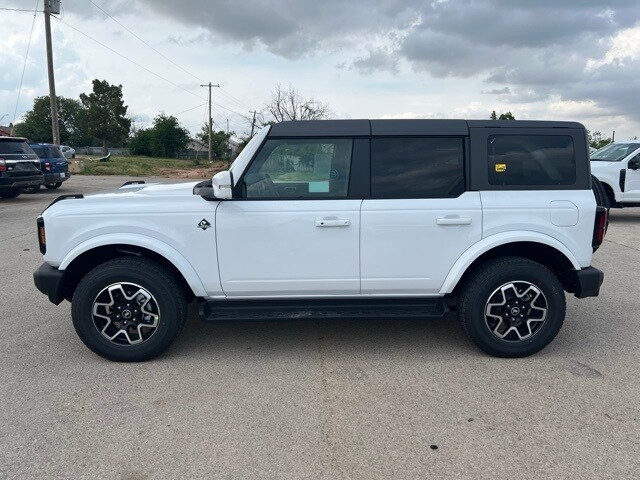 2025 Ford Bronco Outer Banks photo 4