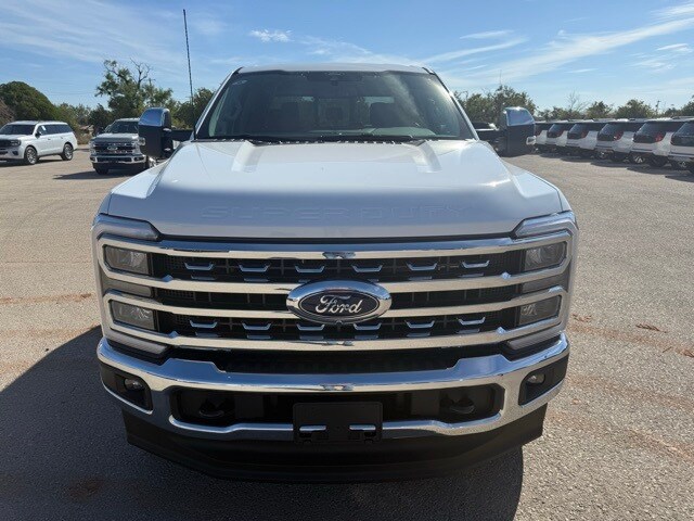 2026 Ford F-250 Lariat photo 2